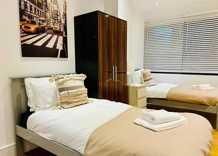 Апартаменти Riverside With Balcony