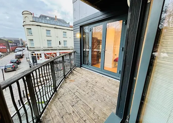 公寓 Riverside With Balcony *