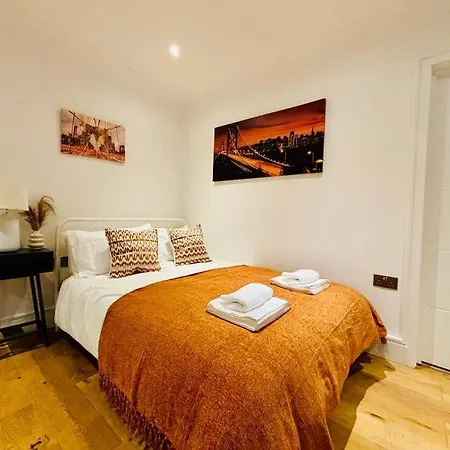 Riverside With Balcony Apartmán Bristol