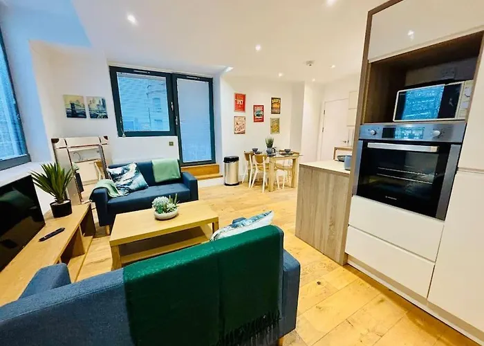 Riverside With Balcony Daire Bristol